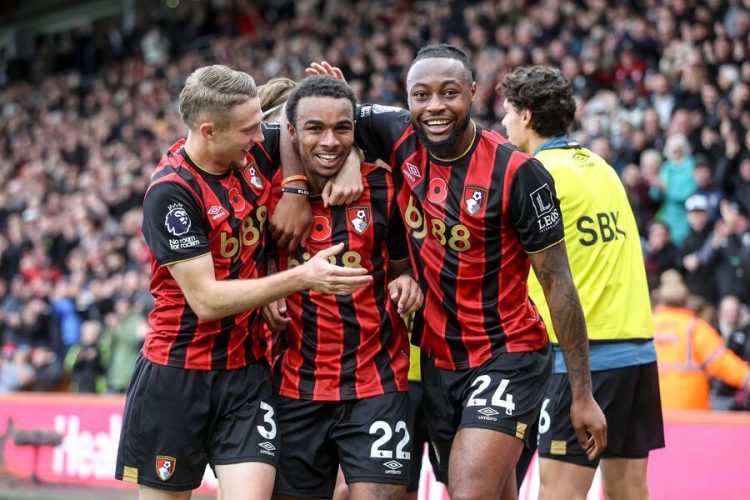 Antoine Semenyo with teammates