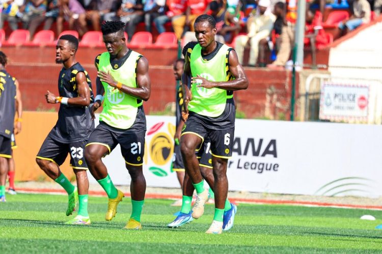 Asante Kotoko players