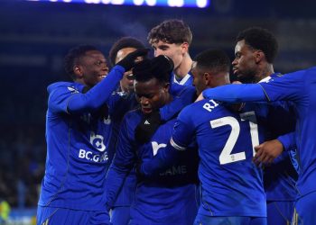 Abdul Fatawu Issahaku (in the middle)